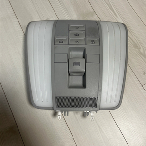 벤츠 W212 E300 1열 맵등 A2129003406 이미지