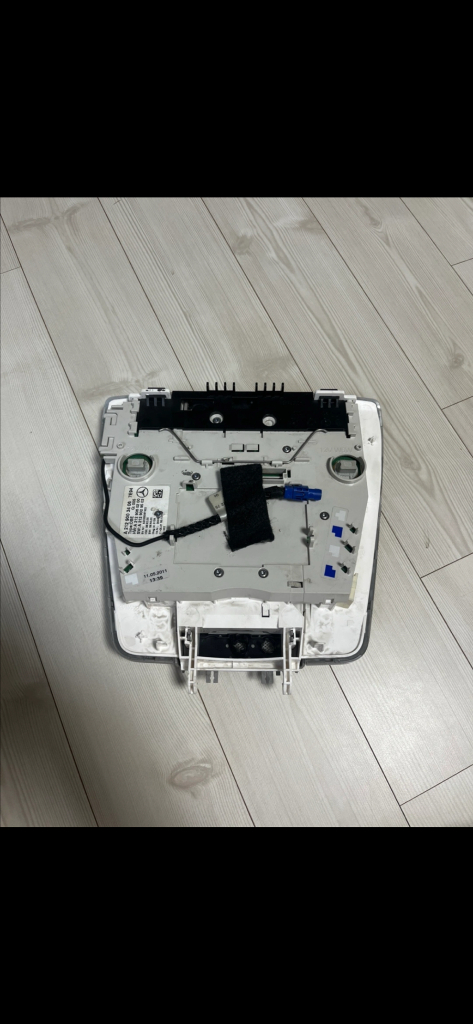 벤츠 W212 E300 1열 맵등 A2129003406 이미지