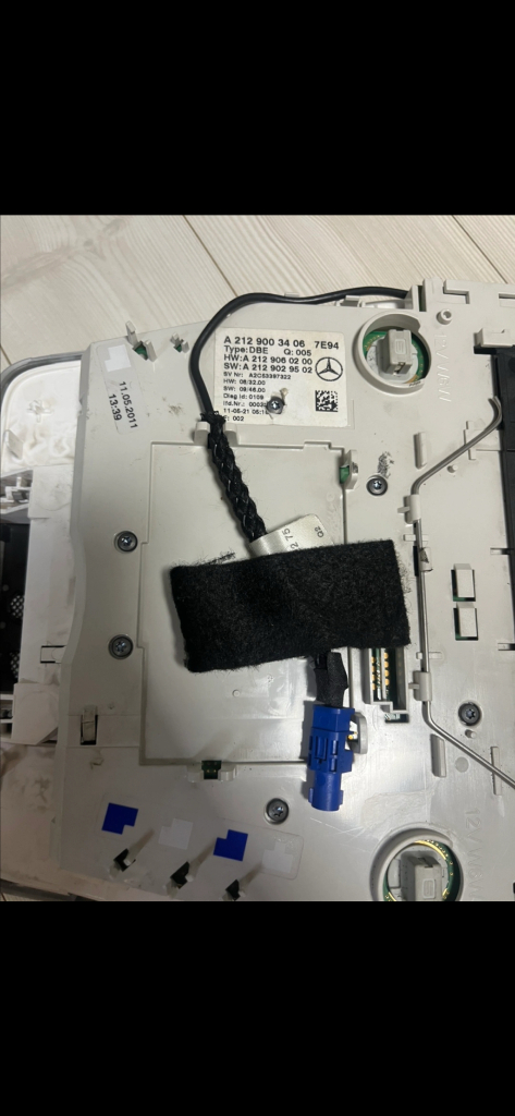 벤츠 W212 E300 1열 맵등 A2129003406 이미지