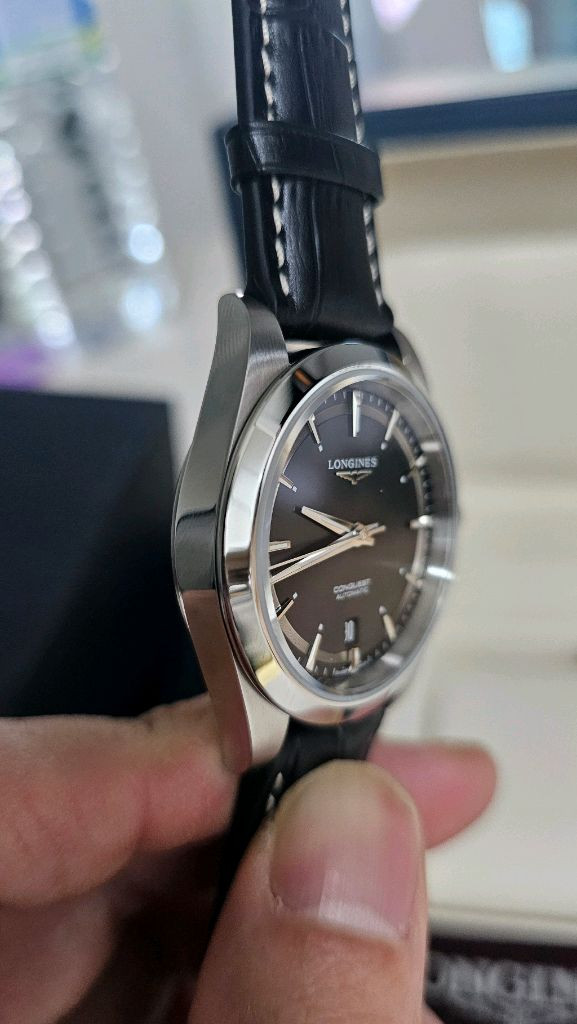 론진 콘퀘스트 38mm 블랙 L3.720.4.52.6 이미지