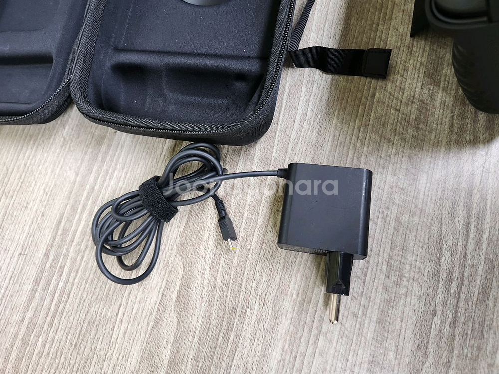 레노버 리전 Go(LEGIION GO) 8APU1 + 케이스 + 충전기 포함--3