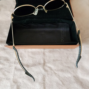 정품 레이밴 선글라스 판매합니다.