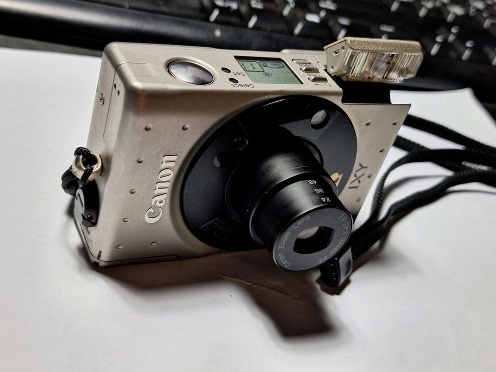 캐논 IXY 1세대 APS 필름카메라 빈티지 레트로 로모 인테리어 앤틱 엔틱 수집 복고 y2k 일본 감성 필카 이미지