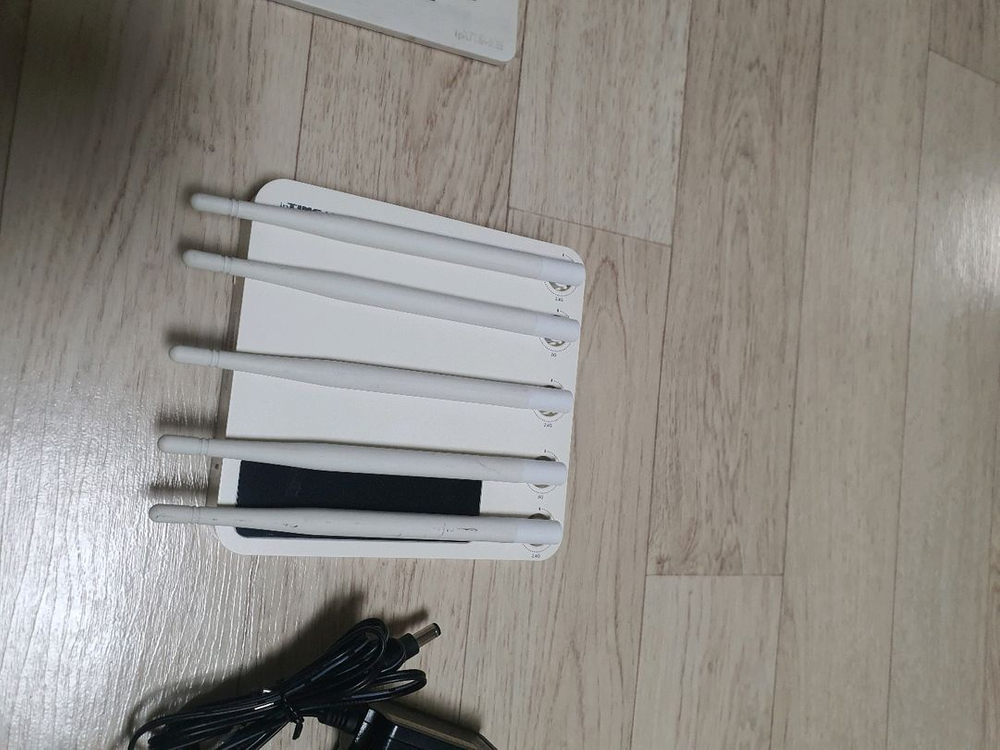 유무선 와이파이 공유기 ip A804NS 안테나 5개 2G5G모두지원 깨끗해요--5