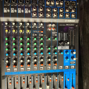 야마하 MG12XU 믹싱 콘솔 이미지