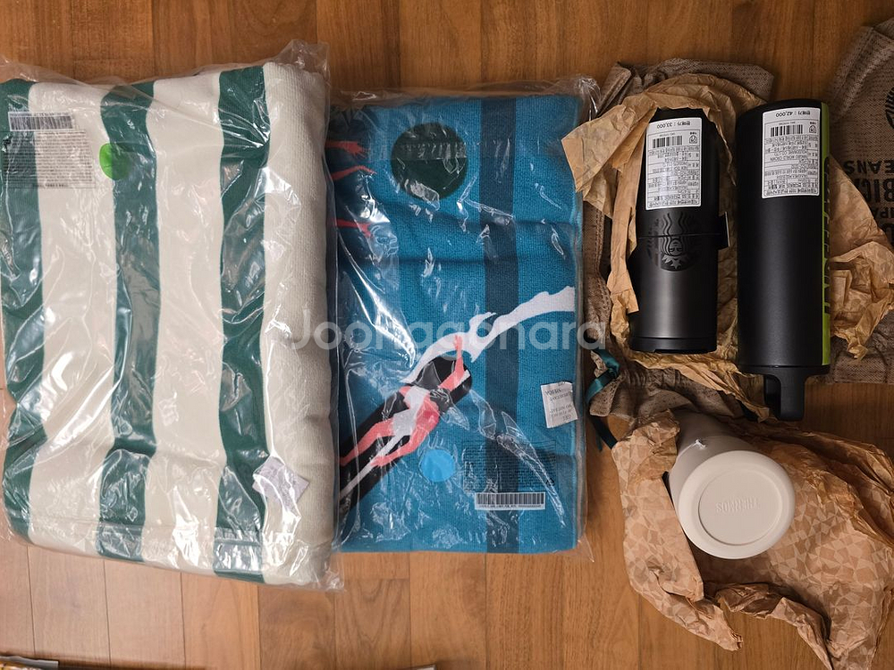 스타벅스 언디핏(언디피티드) 텀블러 , 비치타올 ,써모스 죽통 , 캠핑썸머체어( 캠핑의자 ) 판매합니다.--1