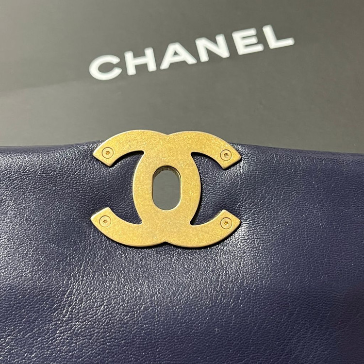 (AS1161) 샤넬 19백 램스킨 라지 네이비 30번대 토트 겸 크로스--6
