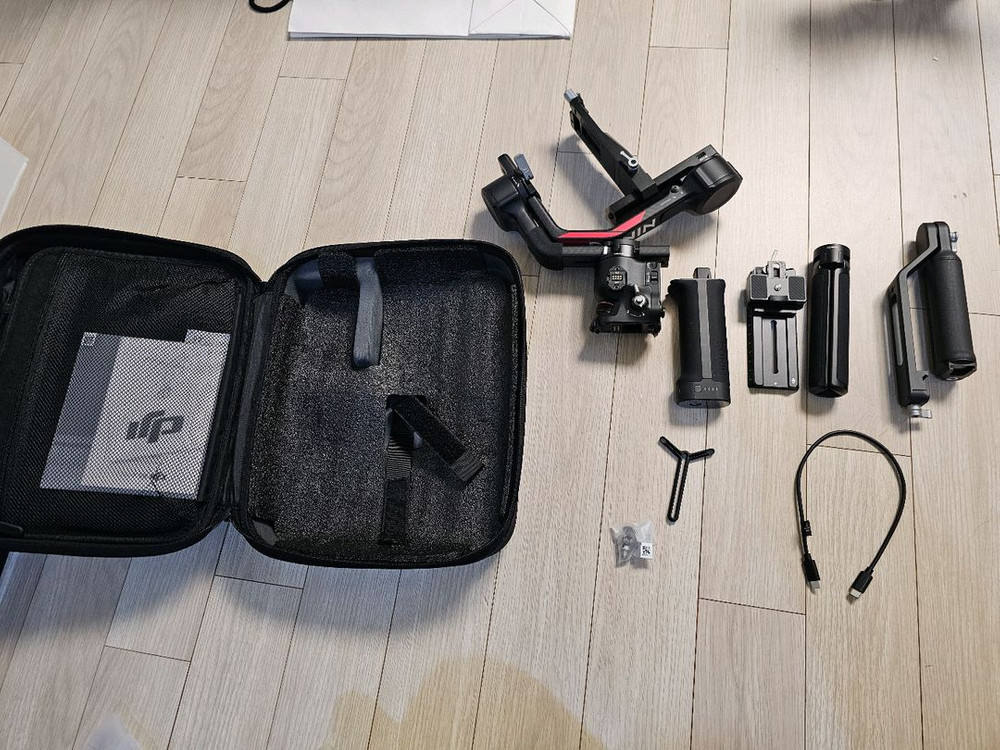 DJI RS 4 PRO + RS인텔리전스 이미지