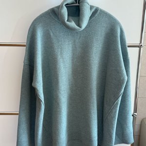 한섬 시스템 터틀넥 니트 프리사이즈