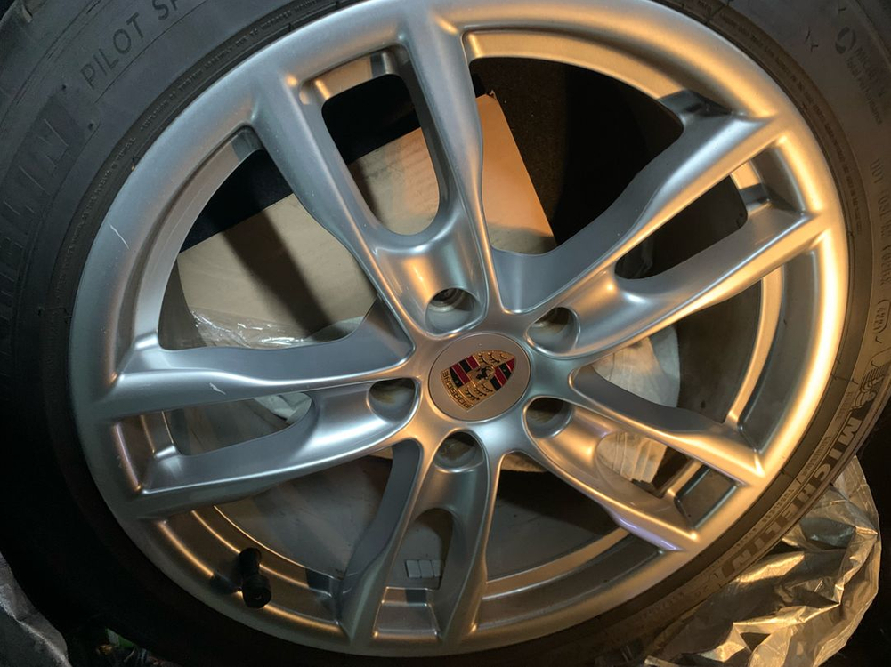 포르쉐 박스터 카이맨 19인치--3