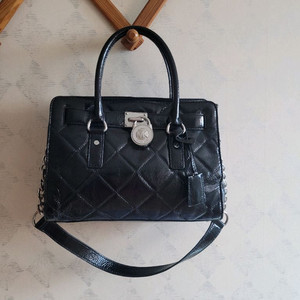 마이클코어스퀼팅 체인백