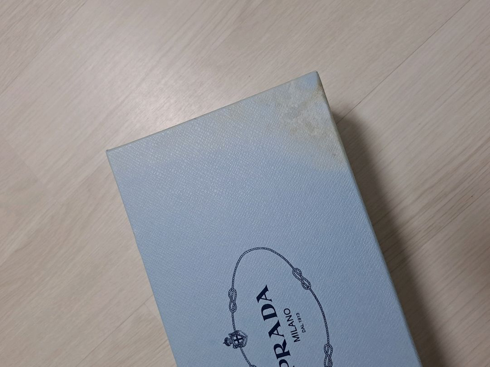 프라다 나플락 로퍼 화이트 이미지