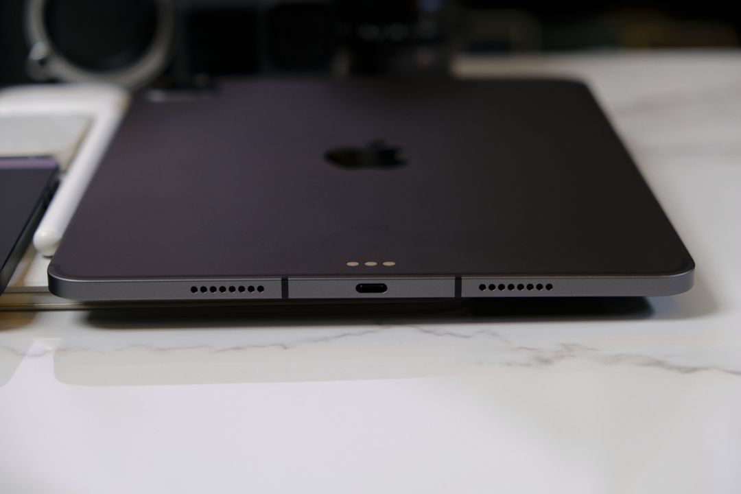 아이패드프로 11 M1 3세대 256GB 셀룰러/매직키보드/ 애플펜슬--1