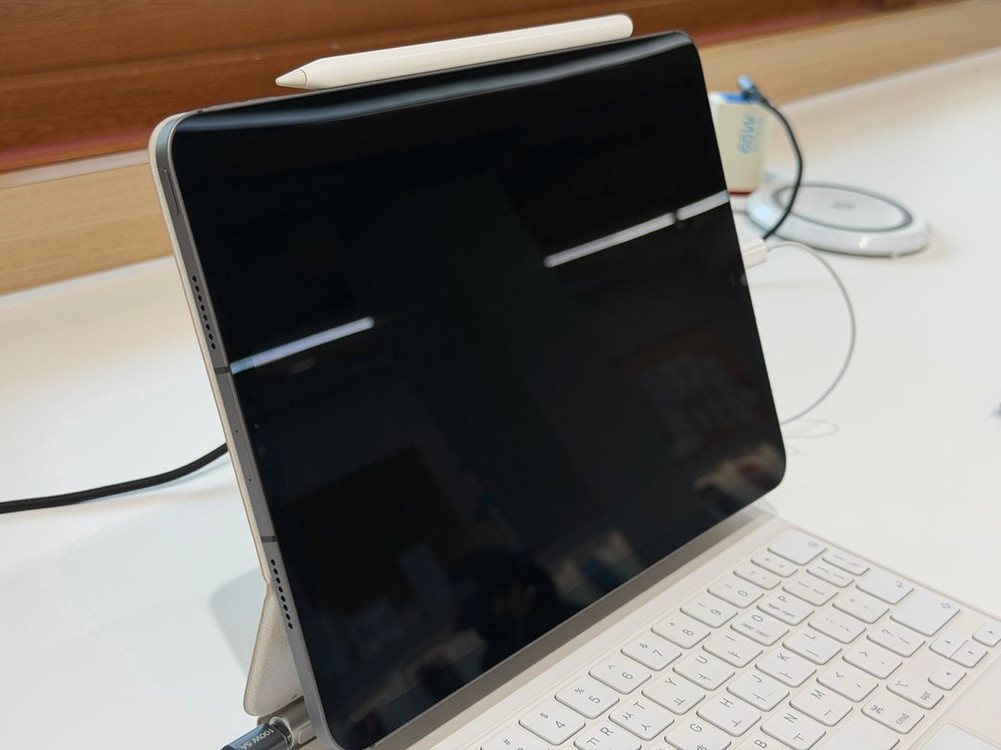 아이패드프로 11 M1 3세대 256GB 셀룰러/매직키보드/ 애플펜슬--4