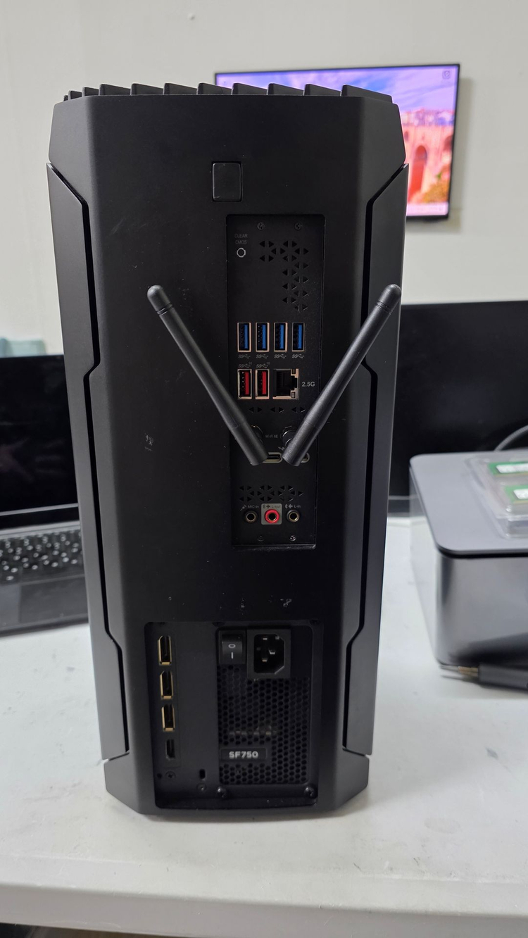 커세어 올인원 PC(Corsair ONE i300) 팝니다.--3