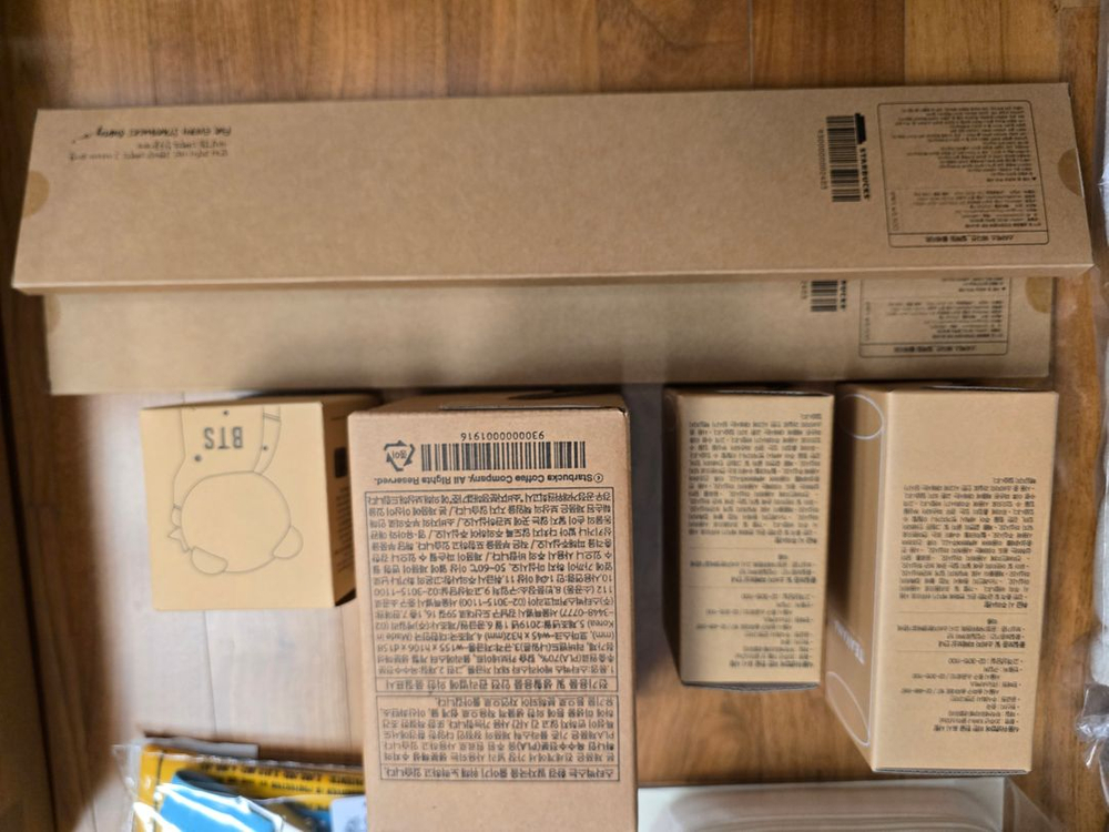 스타벅스 서머폴딩카트,플레이모빌 컬렉팅 플레이트 ,시계,bts 램프 ,더블샷잔 판매합니다. 이미지