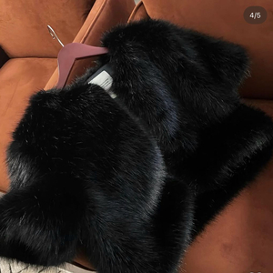 앤뉴엘 샬롯페이크퍼 눌매 에코퍼 반팔자켓