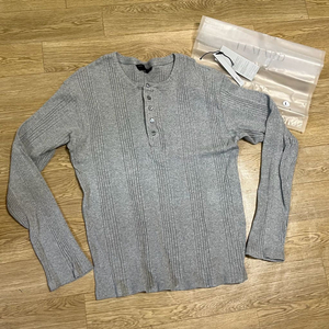 3) 르마드 헨리넥 슬리브 긴팔 니트 그레이