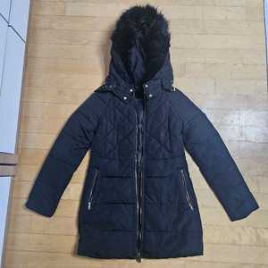 자라 여성 패딩 66 판매합니다