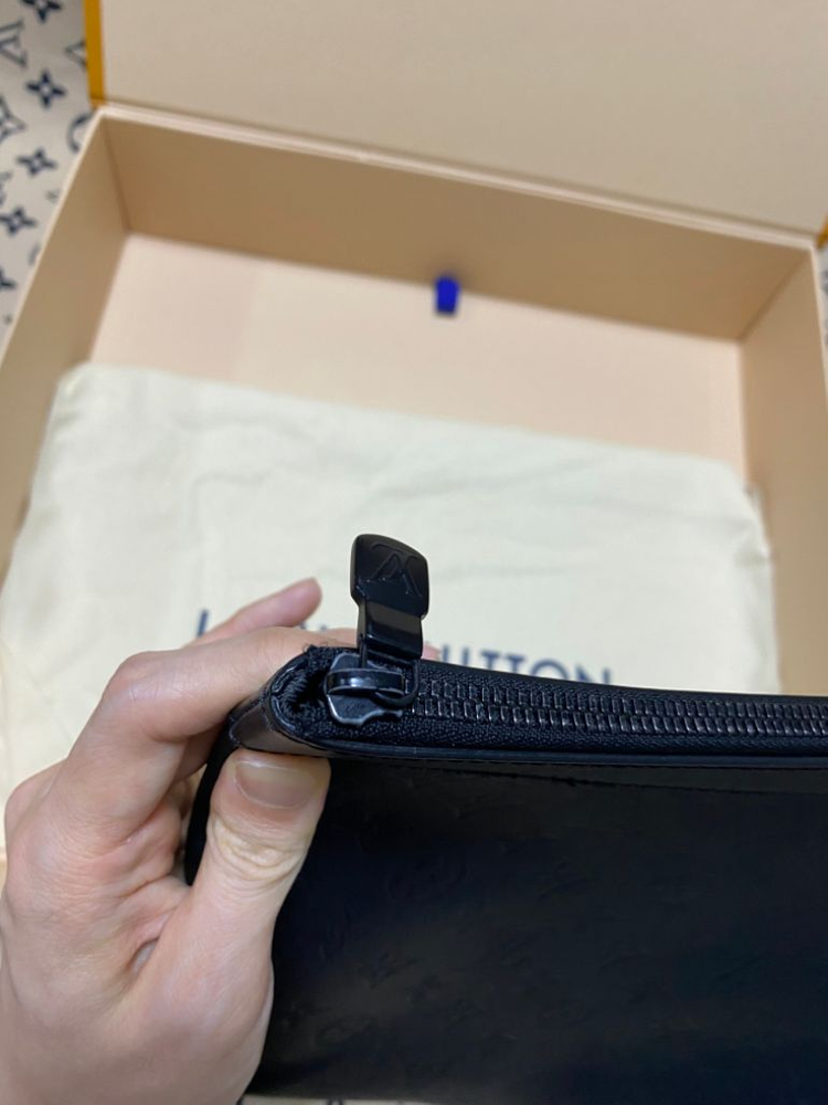 [GM] 루이비통 모노그램 쉐도우 클러치--2