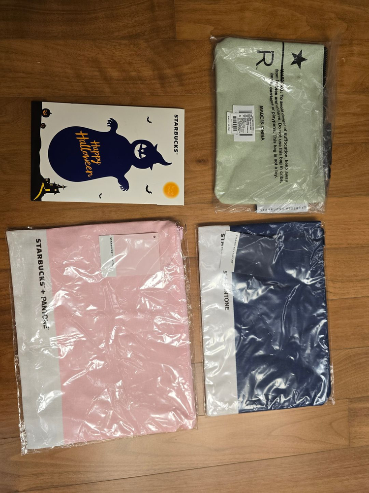 스타벅스 대한항공 버클업.베이프 장바구니.스프링북 파우치.리저브 파우치.팬톤 파우치.코스터.보냉백 판매합니다.--1