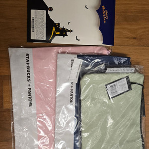 스타벅스 대한항공 버클업.베이프 장바구니.스프링북 파우치.리저브 파우치.팬톤 파우치.코스터.보냉백 판매합니다.