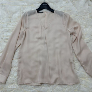 레티첼라 실키 브이 블라우스 크림 스몰 판매해요