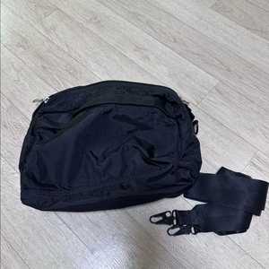 아르켓 A4 숄더백 블랙