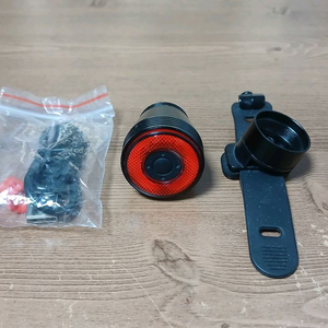 락브로스 Q5 자전거 후미등 팝니다