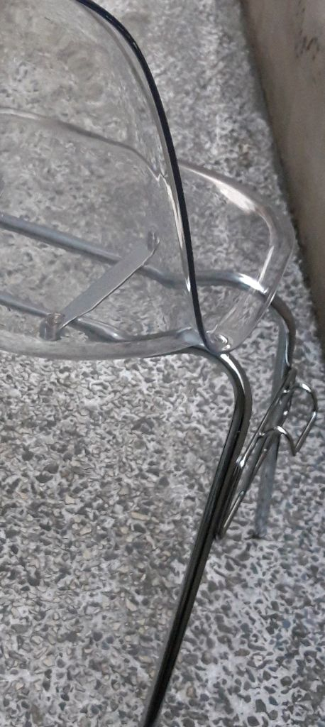 고급투명의자 이미지