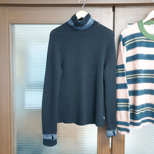 아르마니 꼴레지오니 터틀넥 헤비울 니트 103사이즈