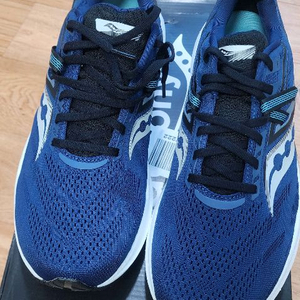 써코니 트라이엄프 20 285사이즈 팝니다 이미지