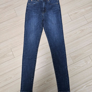 게스 청바지 25사이즈 새상품-택포2만원