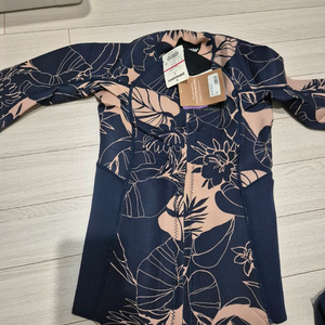 파타고니아 라이트 웹슈트 래쉬가드