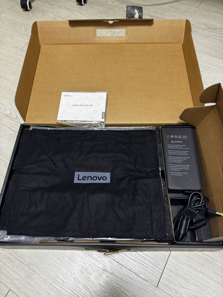 레노버 리전 프로 7 16IAX9 i9 RTX5080 이미지
