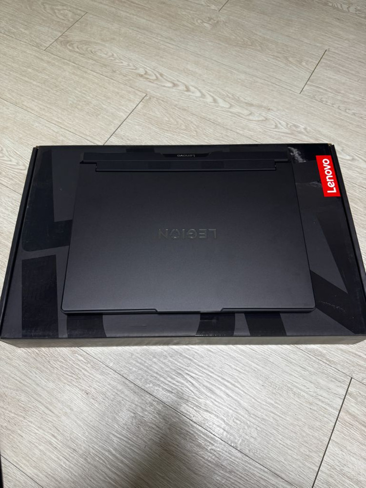 레노버 리전 프로 7 16IAX9 i9 RTX5080 이미지
