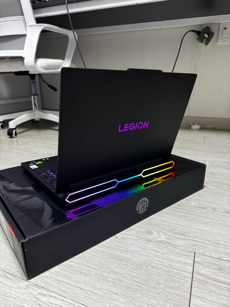 레노버 리전 프로 7 16IAX9 i9 RTX5080 이미지