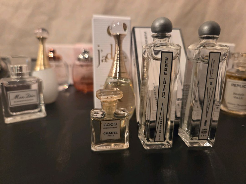 향수 미니어쳐 팝니다 이미지