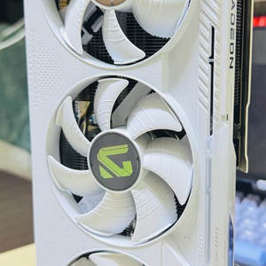 Radeon RX9070XT gaming oc ice 16gb 기가바이트 제이씨현