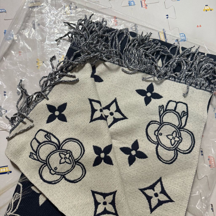 루이비통 목도리--1