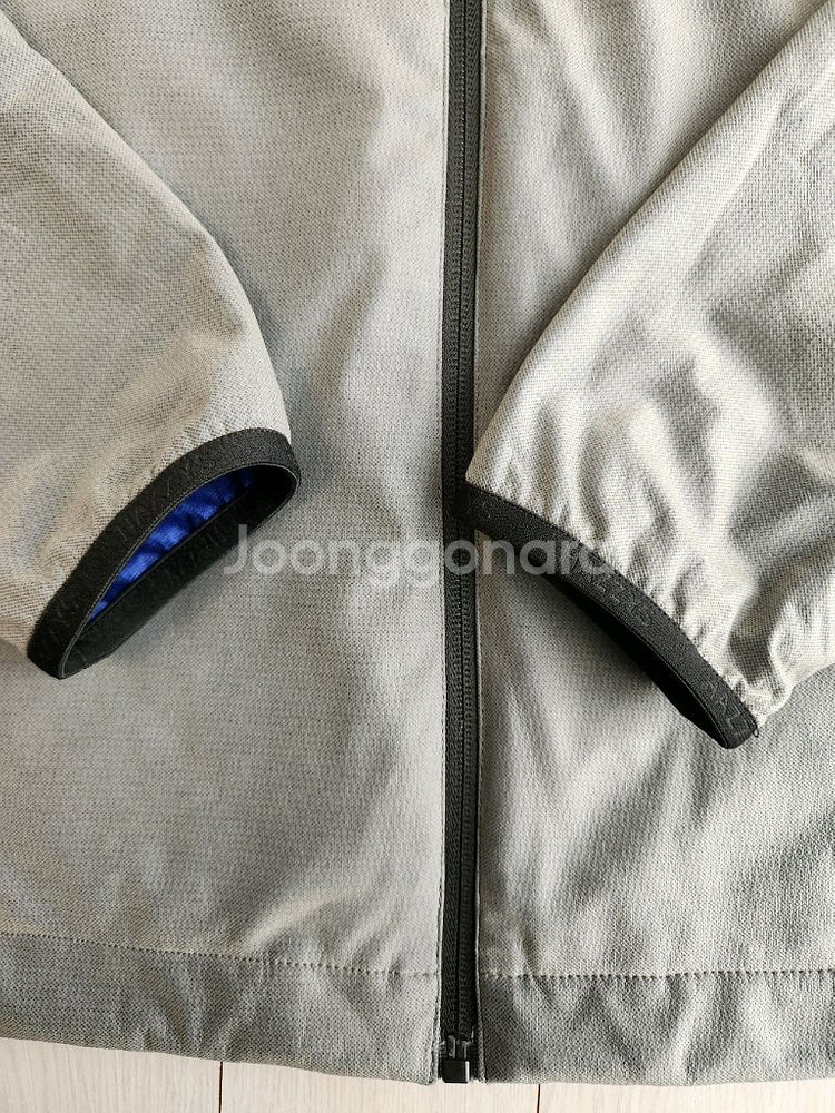 새상품급)헤지스 골프 여성 야구에리 풀오픈 봄버 바람막이 자켓 사이즈95(m)여러 중고사이트에도 같이 판매하고 있어--6