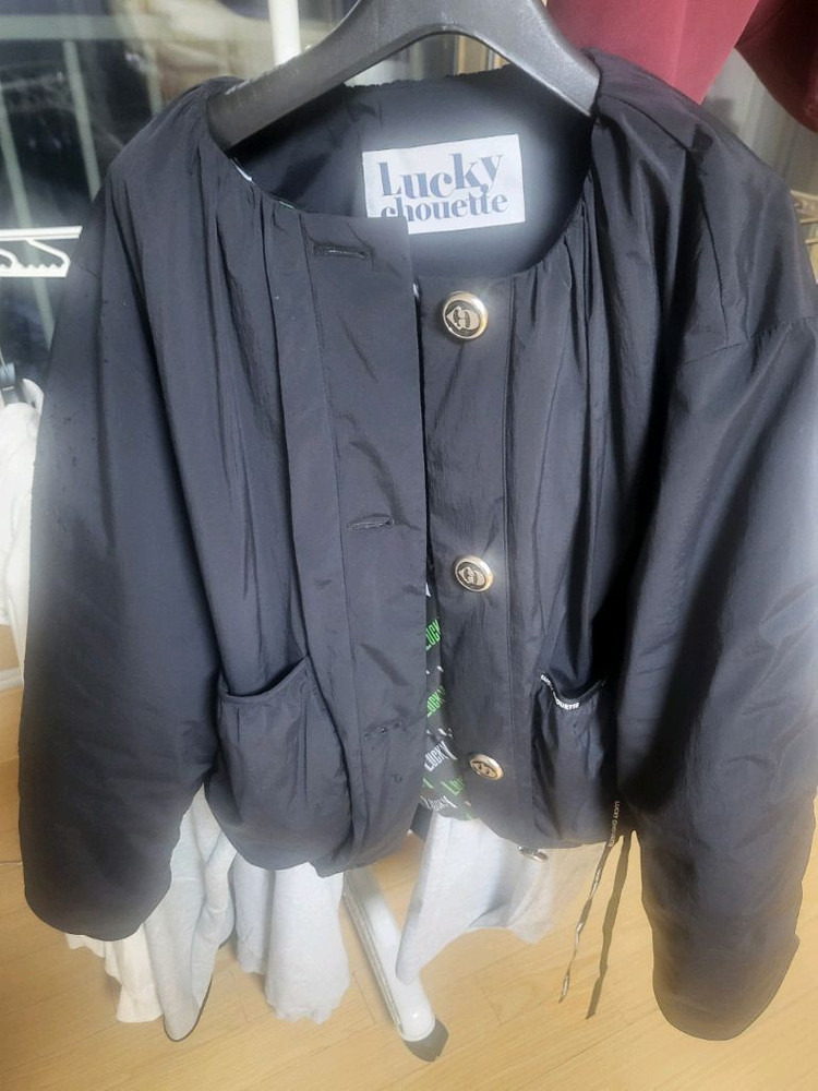 오늘하루!!새상품컨디션)럭키슈에띠 점퍼팝니다--2