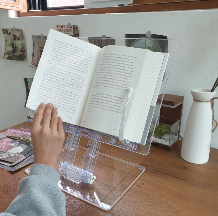 투명 독서대 이미지