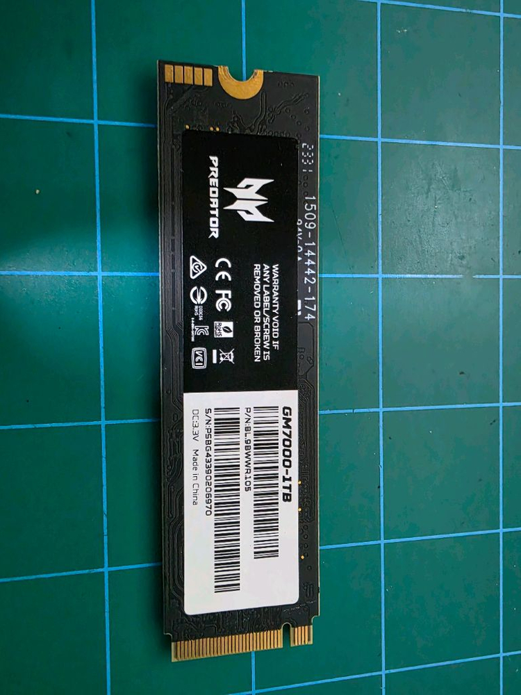 프레데터 gm7000 SSD 1TB--2