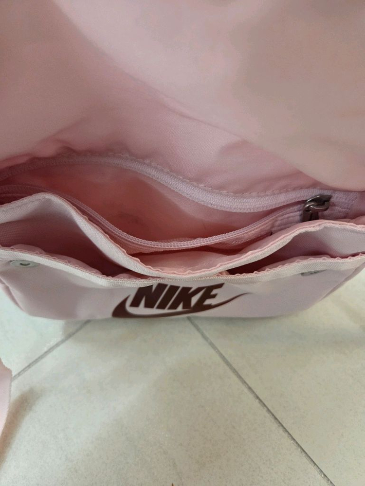 나이키 크로스바디백 이미지