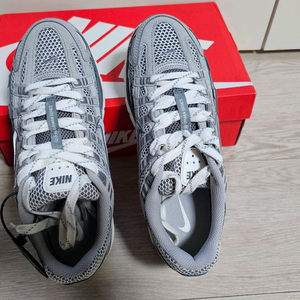 나이키 P-6000 P6000 (FN6837-012) 프리미엄 라이트 아이언 오어 255mm 새제품