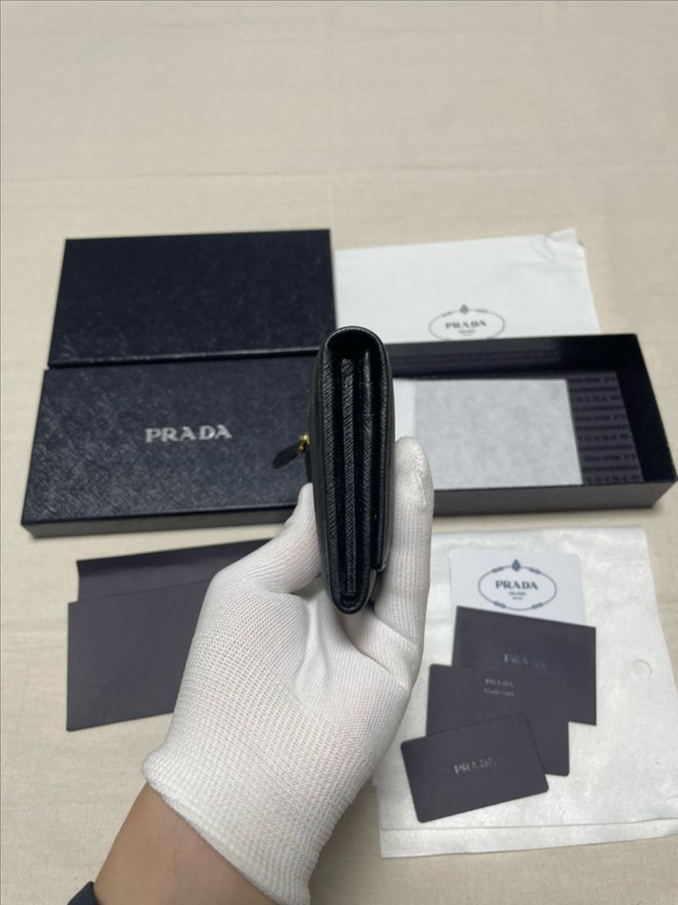 [풀구성] 프라다 사피아노 삼각로고 금장 장지갑 [os]--4