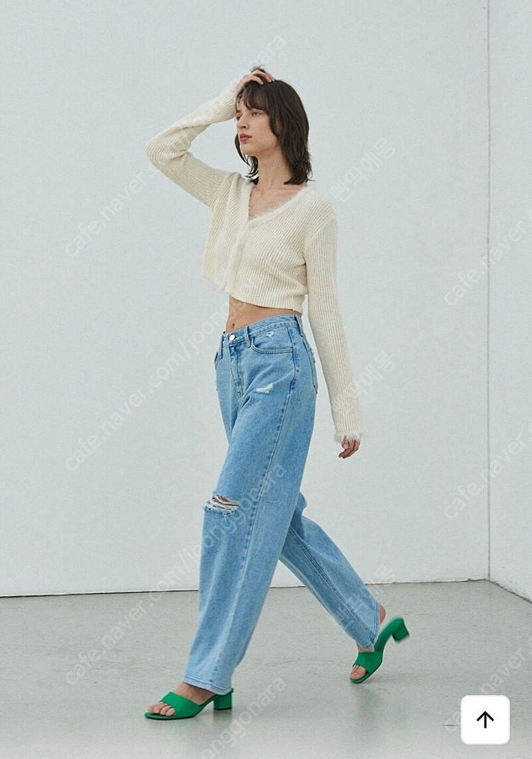 (새상품) 다이애그널 퍼 트리밍 가디건 아이보리 (한선화 착용)--3