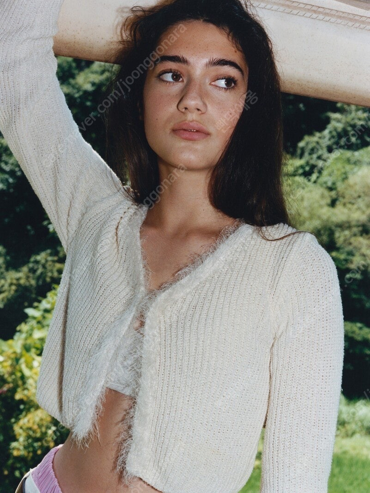 (새상품) 다이애그널 퍼 트리밍 가디건 아이보리 (한선화 착용)--4