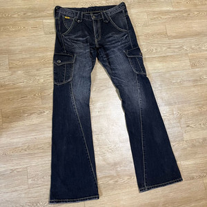 M) Lee 일본 리 카고 데님 플레어 부츠컷 흑청 워싱 블랙